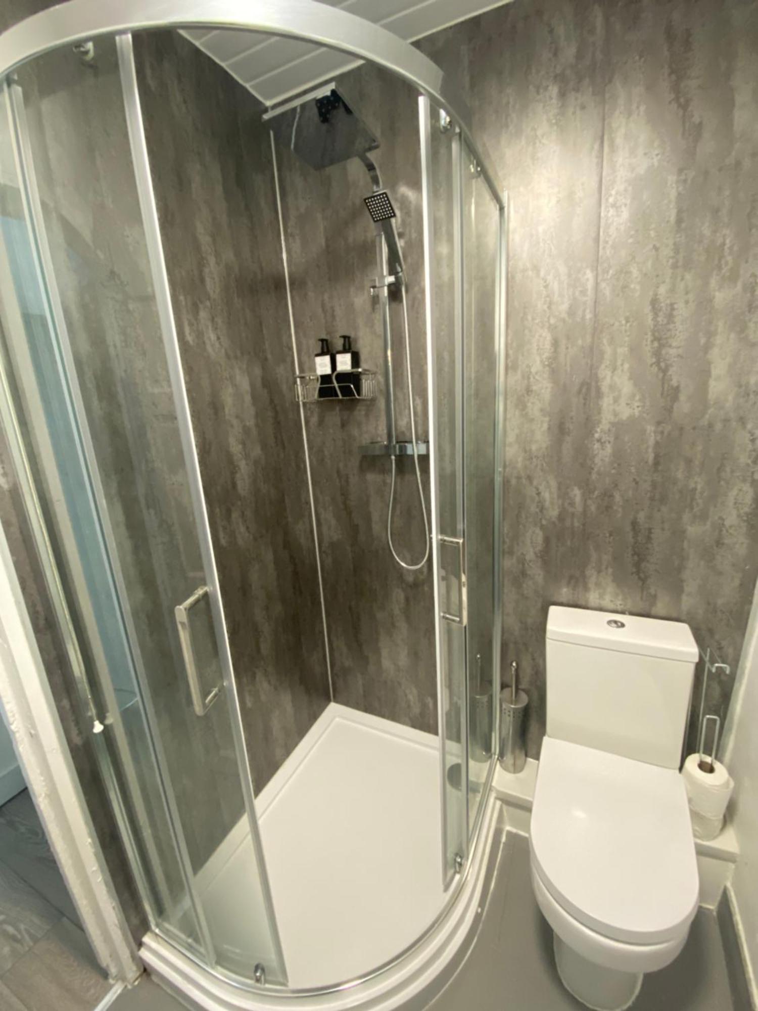 Сasa de vacaciones Cold Harbour Entire 3 Bed House - Free Parking Croydon