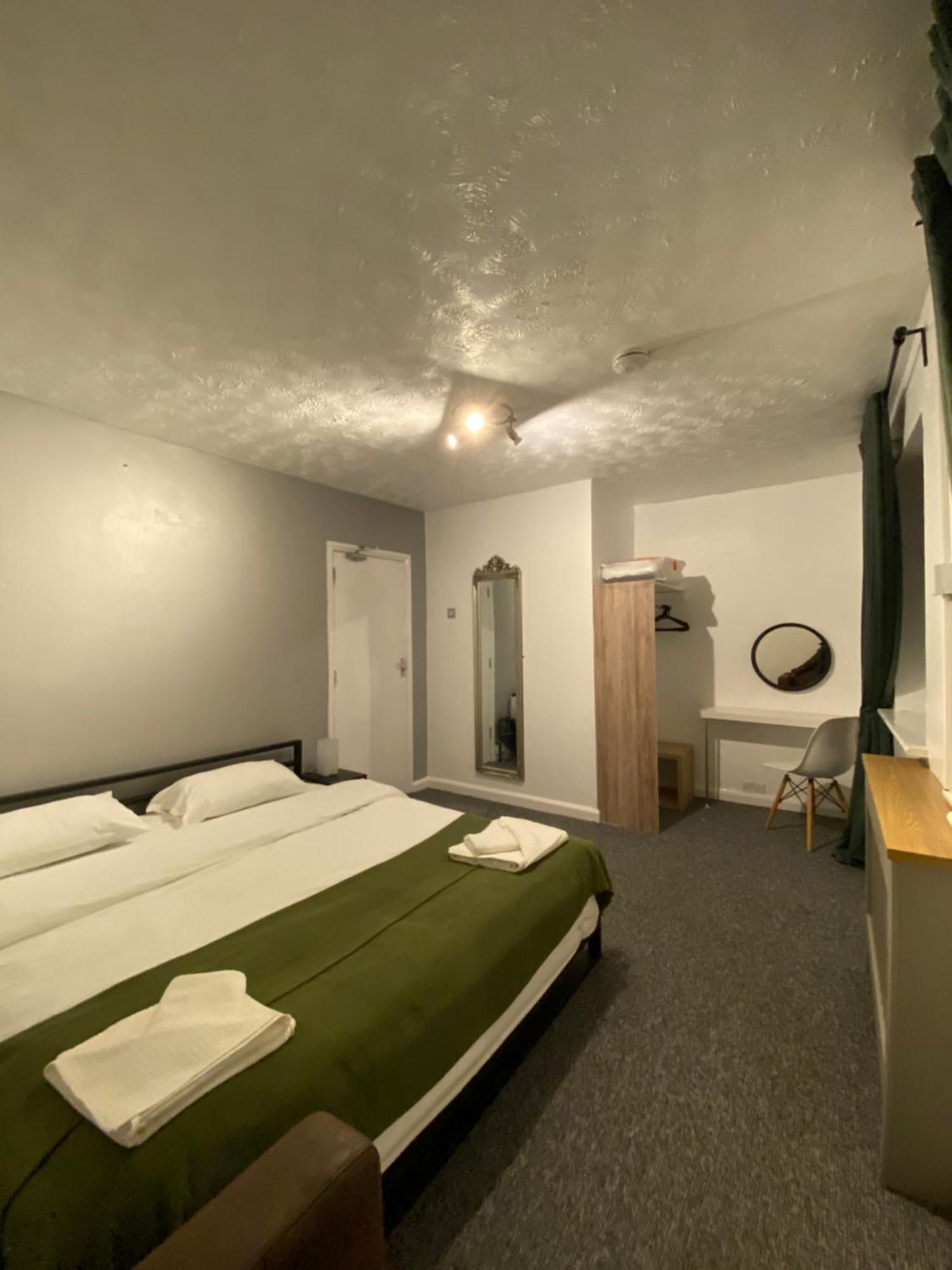 Holiday home Cold Harbour Entire 3 Bed House - Free Parking *
